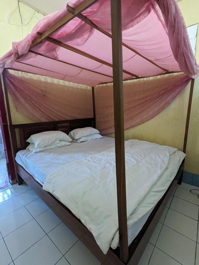 Agusfamily Homestay Labuan Bajo Exterior foto