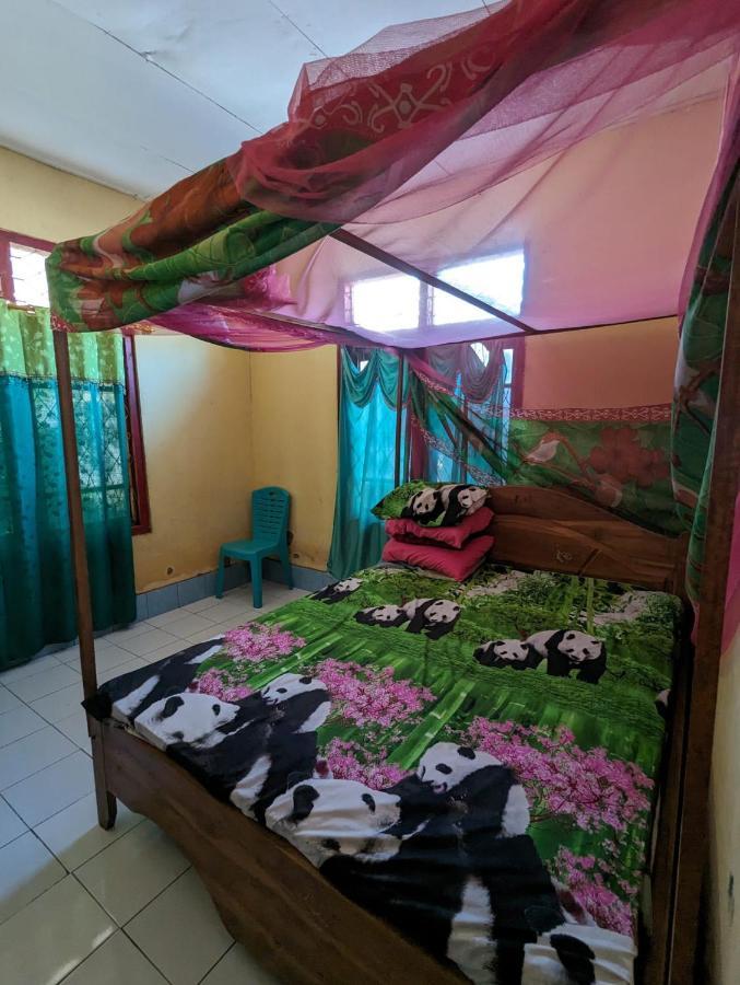 Agusfamily Homestay Labuan Bajo Exterior foto