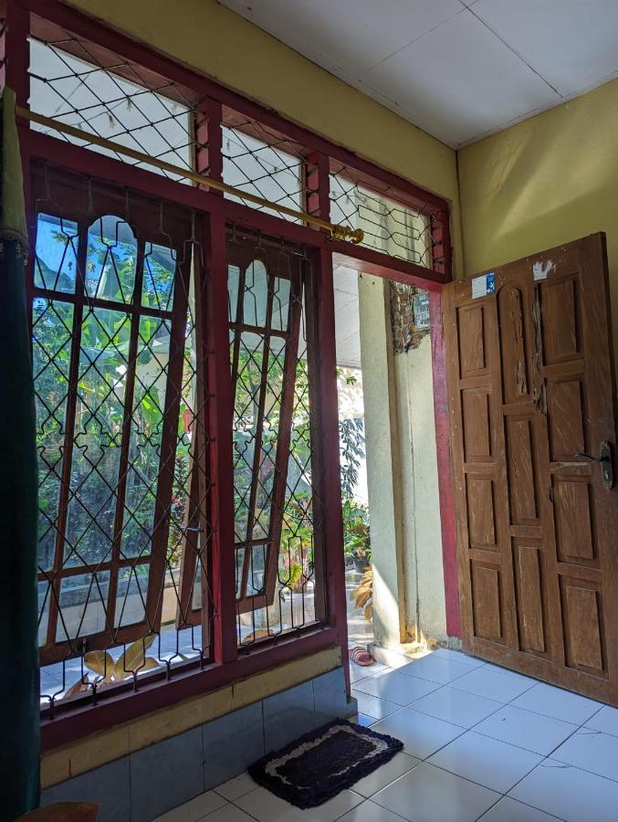 Agusfamily Homestay Labuan Bajo Exterior foto