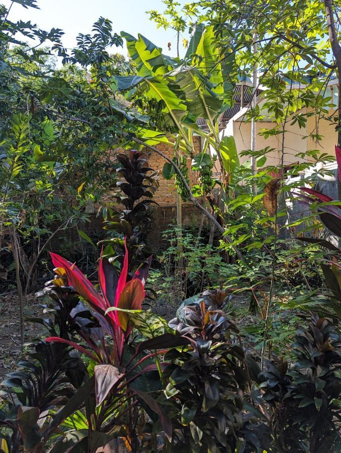 Agusfamily Homestay Labuan Bajo Exterior foto